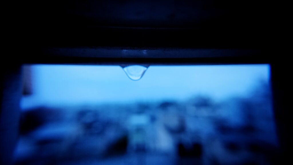 突然の雨漏りに備えて！外壁塗装の前にできる効果的な応急処置法【守谷市のお客様必見！】