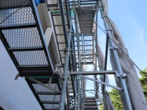 足場を使う工事はまとめて検討しやすい